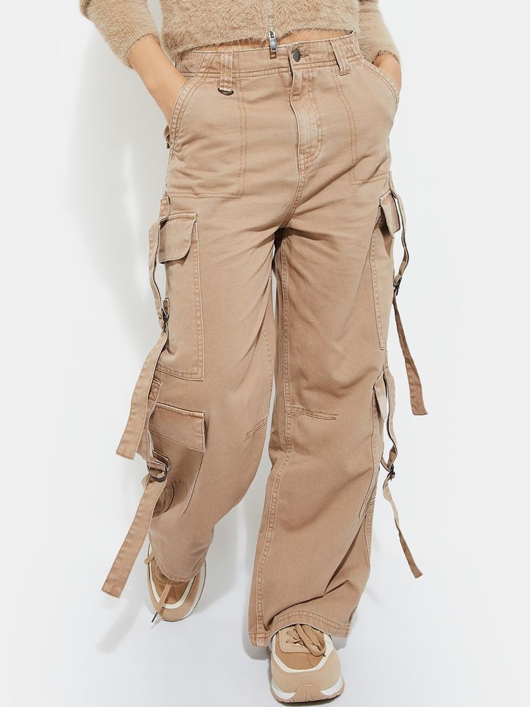 

MAX URB_N Women Solid Cargos, Brown
