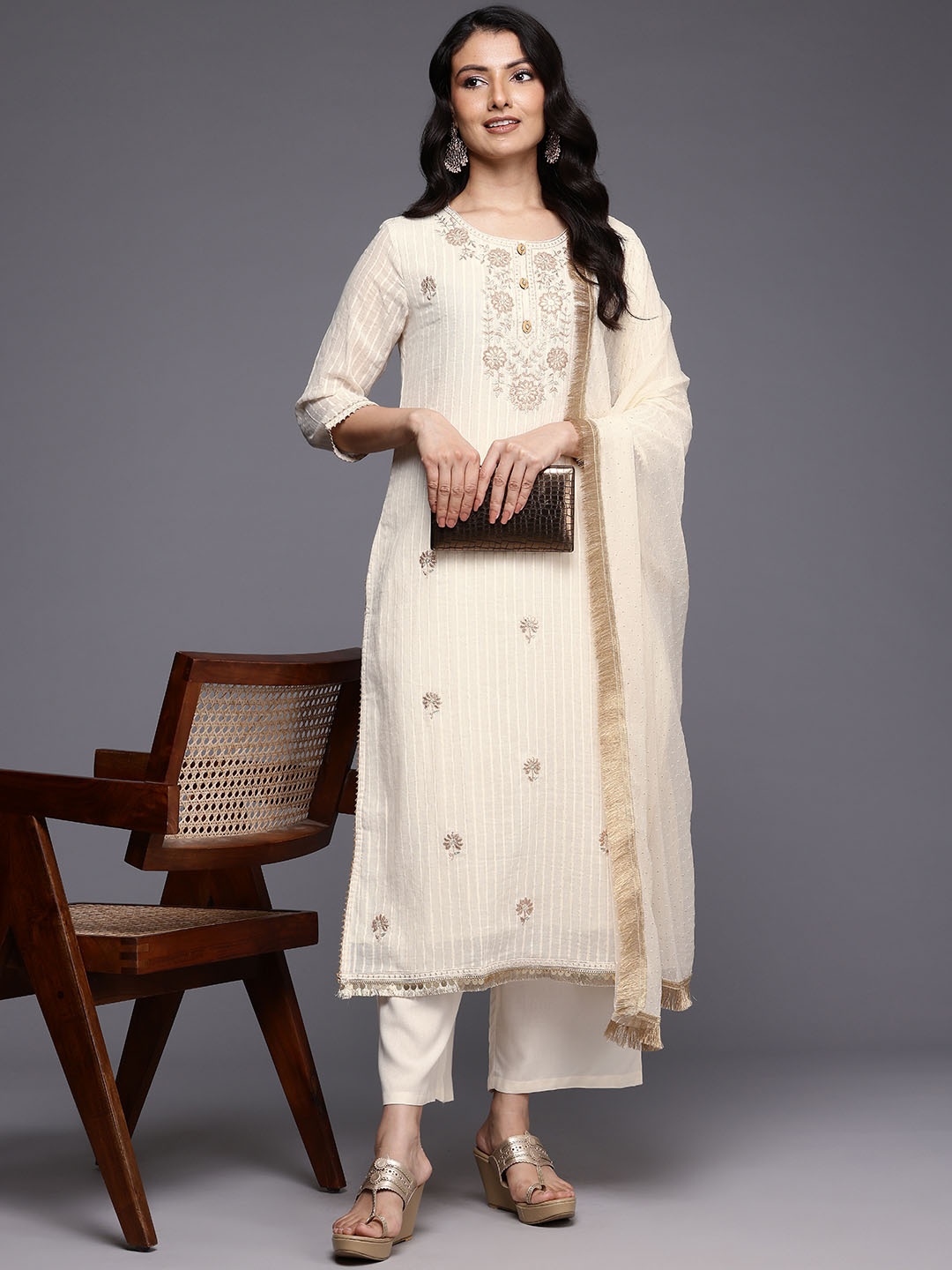 

Varanga Off White Striped Regular Thread Work Kurta With Trouser With Dupatta