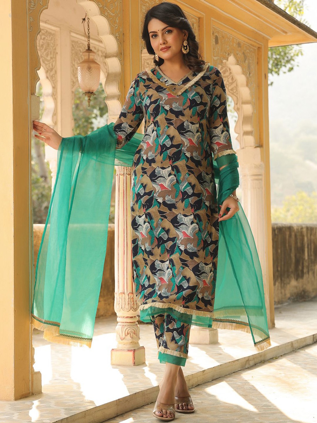 

KALINI Women Floral Printed Gotta Patti Kurta with Trousers & With Dupatta, Green