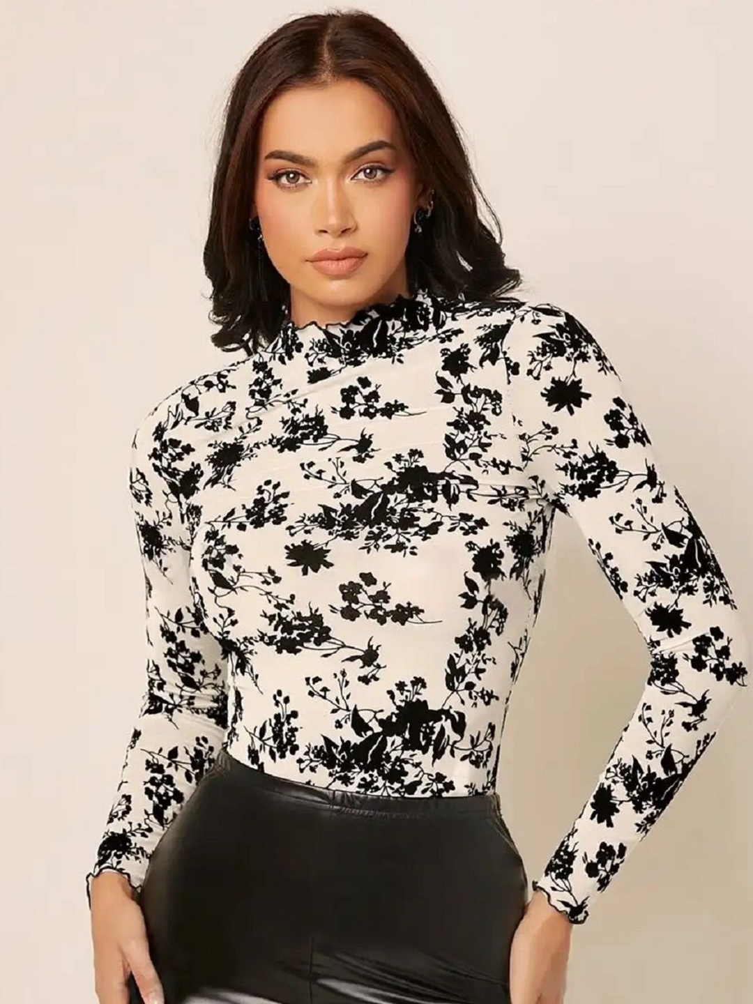 

The Roadster Lifestyle Co. Women Floral Printed Fitted Top, White