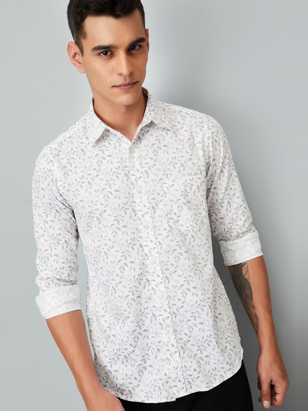 

max Men Spread Collar Floral Printed Cotton Casual Shirt, White