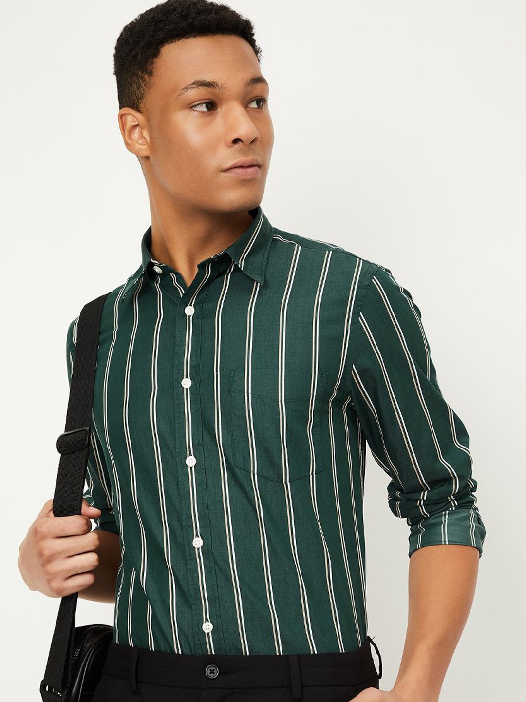 

max Men Spread Collar Vertical Striped Cotton Casual Shirt, Green