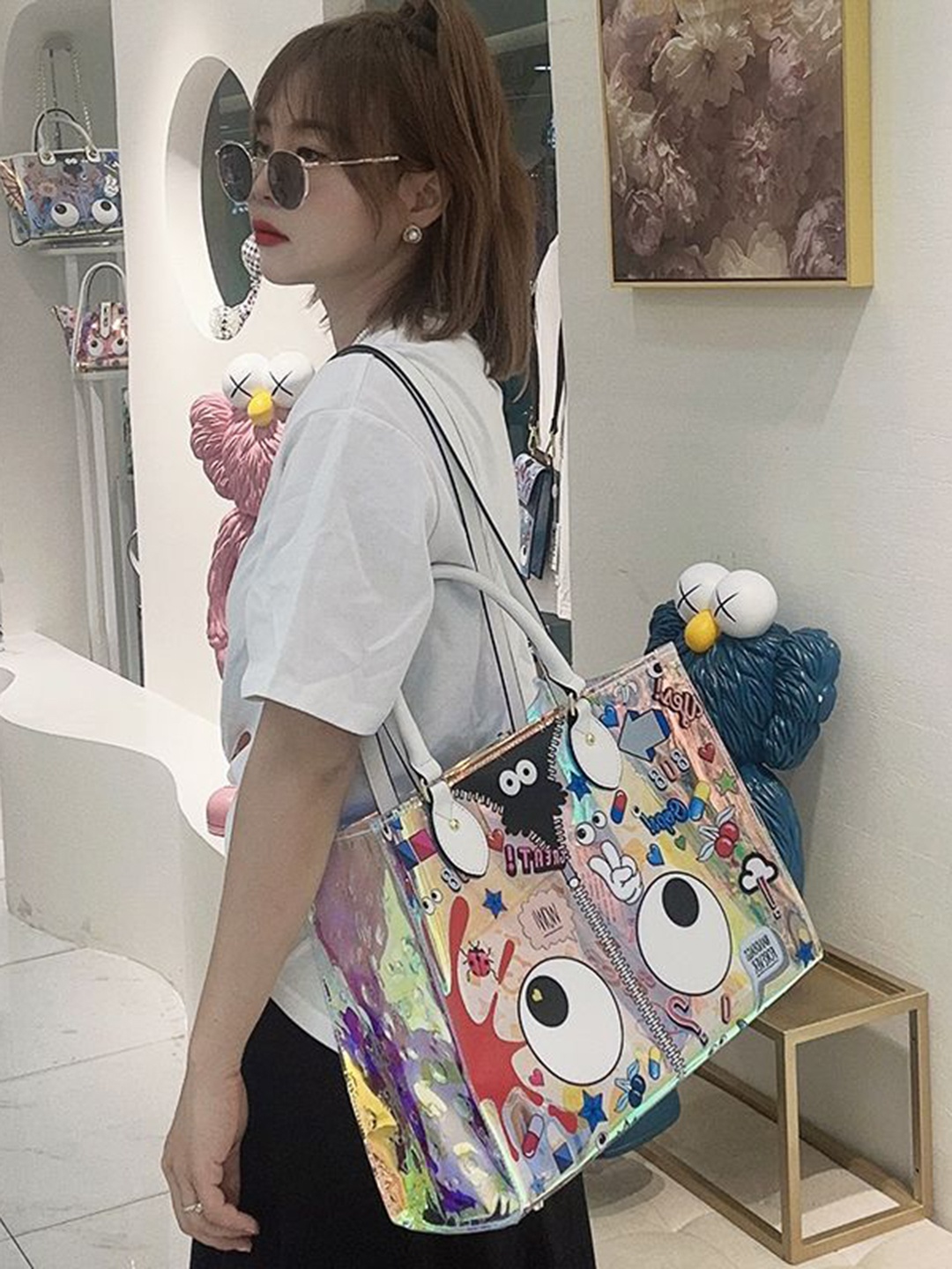 

MINI WESST Women Abstract Printed Structured Shoulder Bag, Blue