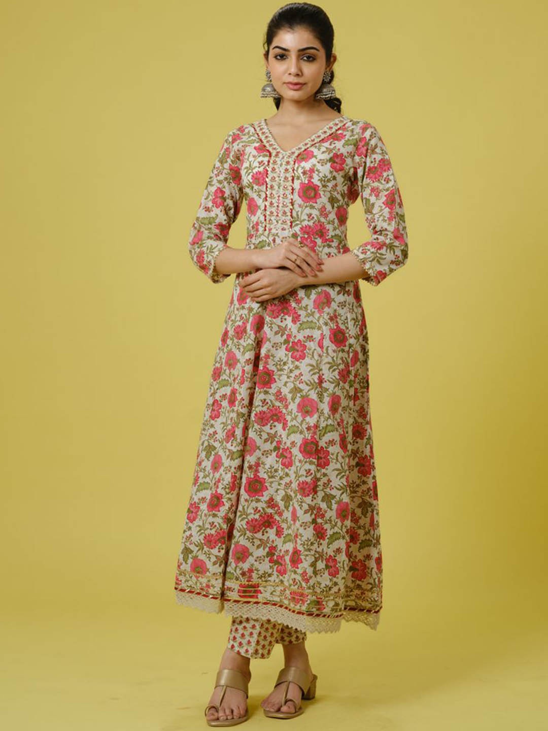 

Hassu's Floral Printed Gotta Patti Pure Cotton Kurta with Trousers & With Dupatta, White