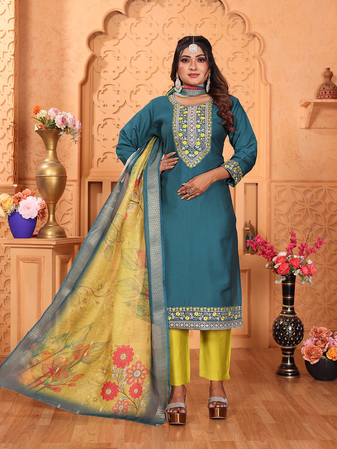 

Maheesha Floral Embroidered Thread Work Straight Kurta with Trouser & Dupatta, Green