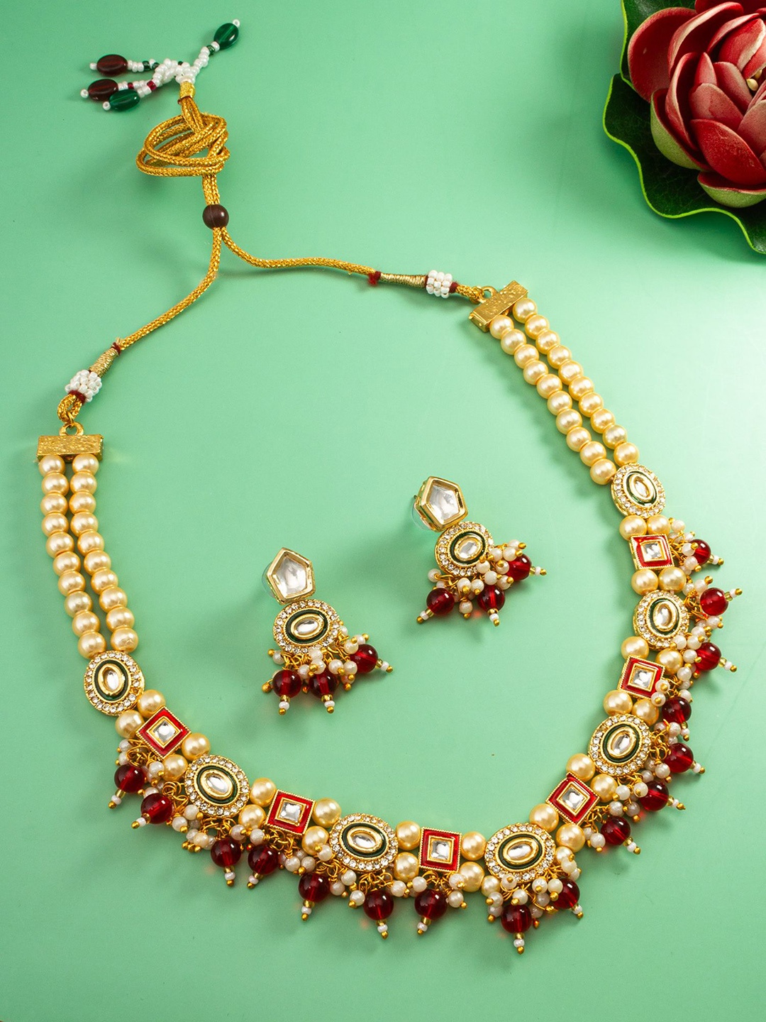 

aadita Kundan-Studded & Beaded Jewellery Set, Gold