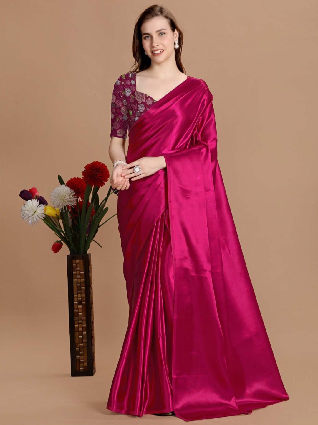 

Aruna Sarees Satin Saree, Pink