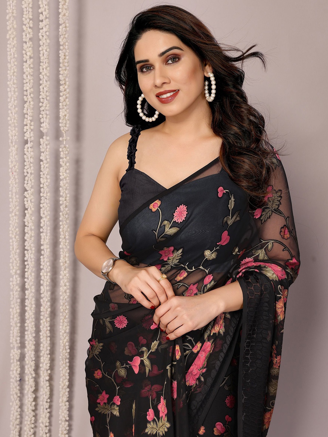

MIRCHI FASHION Floral Printed Brasso Saree, Black