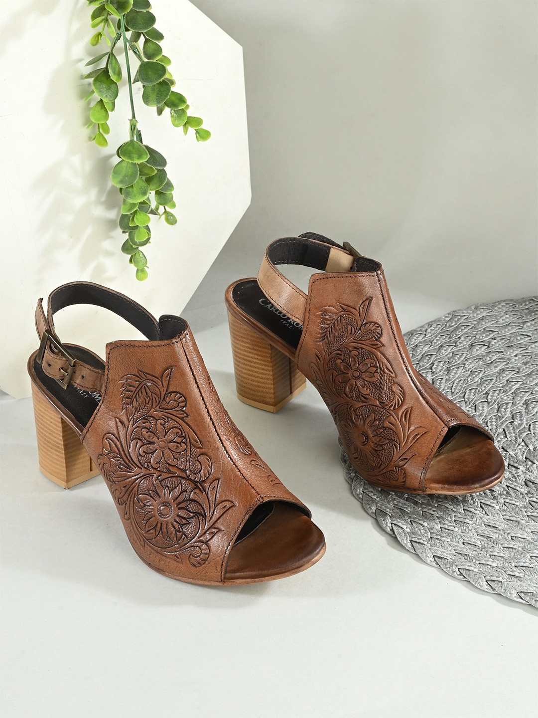 

CARLO ROMANO Women Genuine Leather Lightweight Block Heel Sandal, Tan