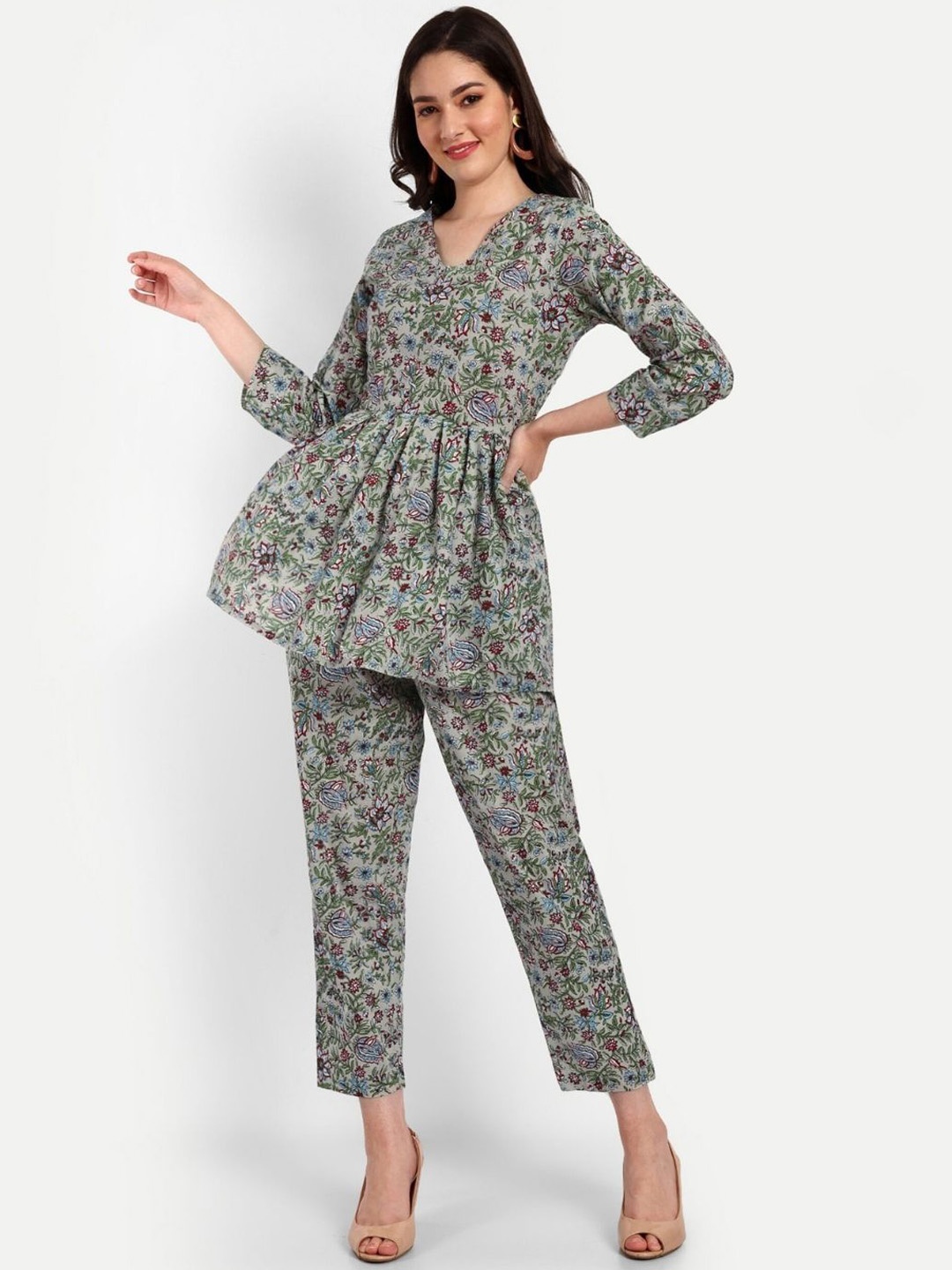 

Serenita Floral Printed V-Neck Pure Cotton Peplum Top With Trousers, Green