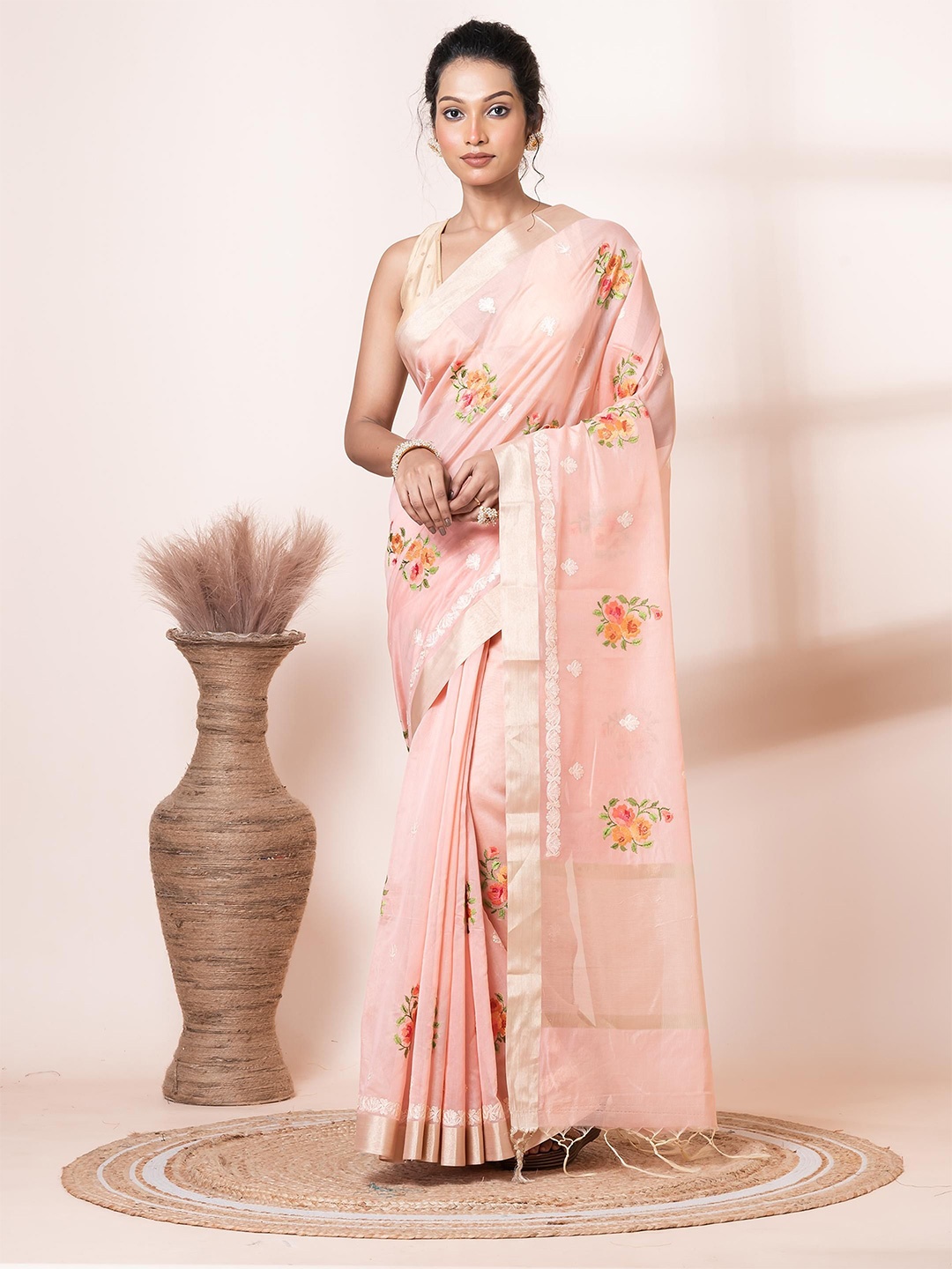 

VIBHAVARI Floral Printed Woven Design Zari Saree, Pink