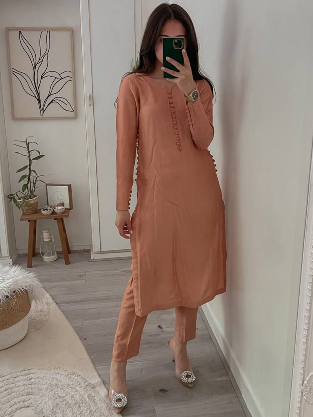 

Rujave Round Neck Long Sleeves Regular Straight Georgette Kurta With Trouser & Dupatta, Orange