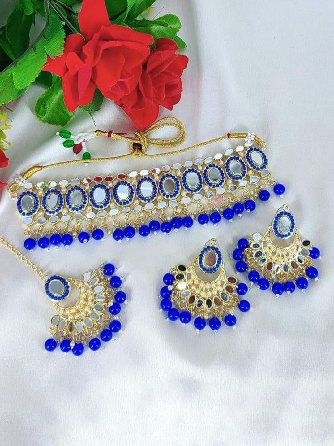 

Gyaan Jewels Artificial Stones and Beads Studded & Beaded Jewellery Set, Gold