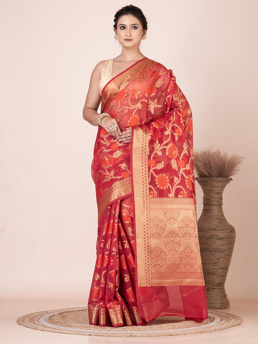 

VIBHAVARI Ethnic Motifs Zari Saree, Red