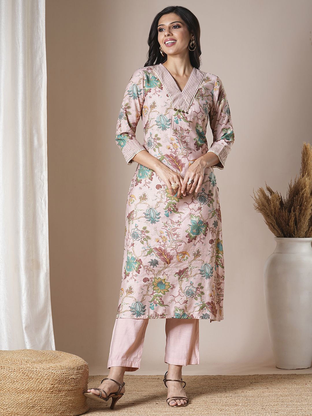 

FASHOR Pink and Green Floral Printed Straight Kurta with Trousers