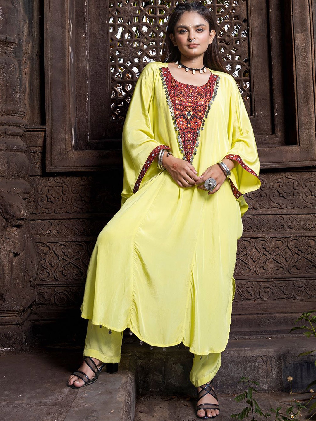 

EARTH O FAB Ethnic Motifs Embroidered Mirror Work Kurta with Trousers, Yellow