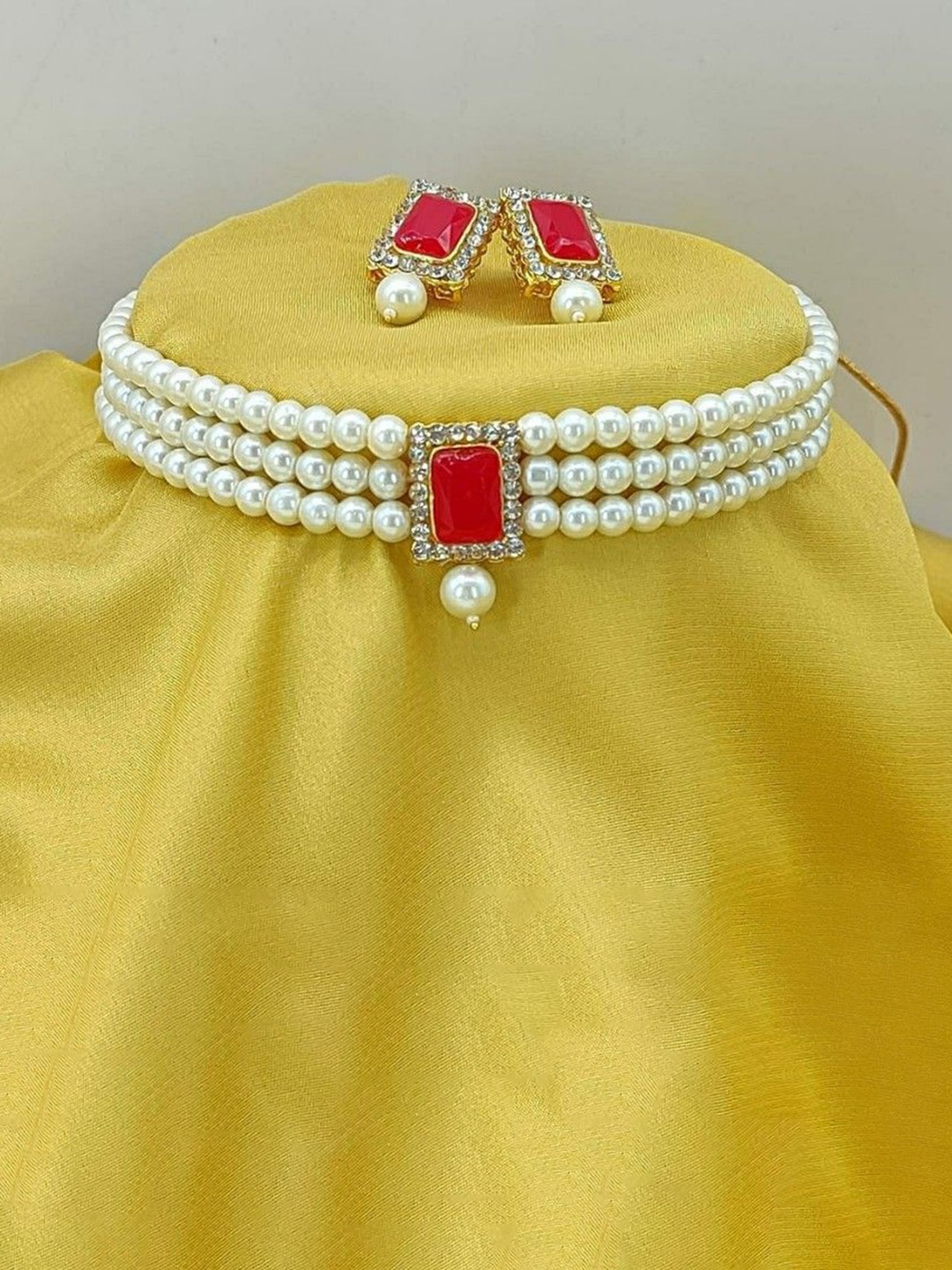 

Gyaan Jewels Kundan-Studded & Beaded Jewellery Set, Gold