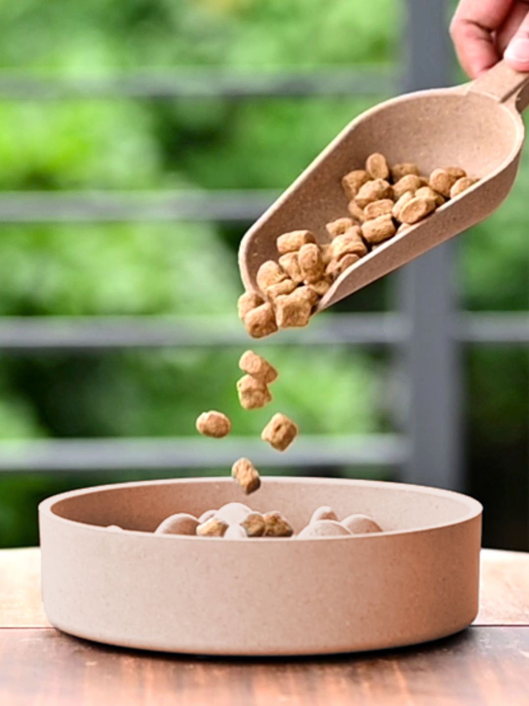

eha Anti Skid Solid Plastic Pet Bowls 400 Ml, Beige