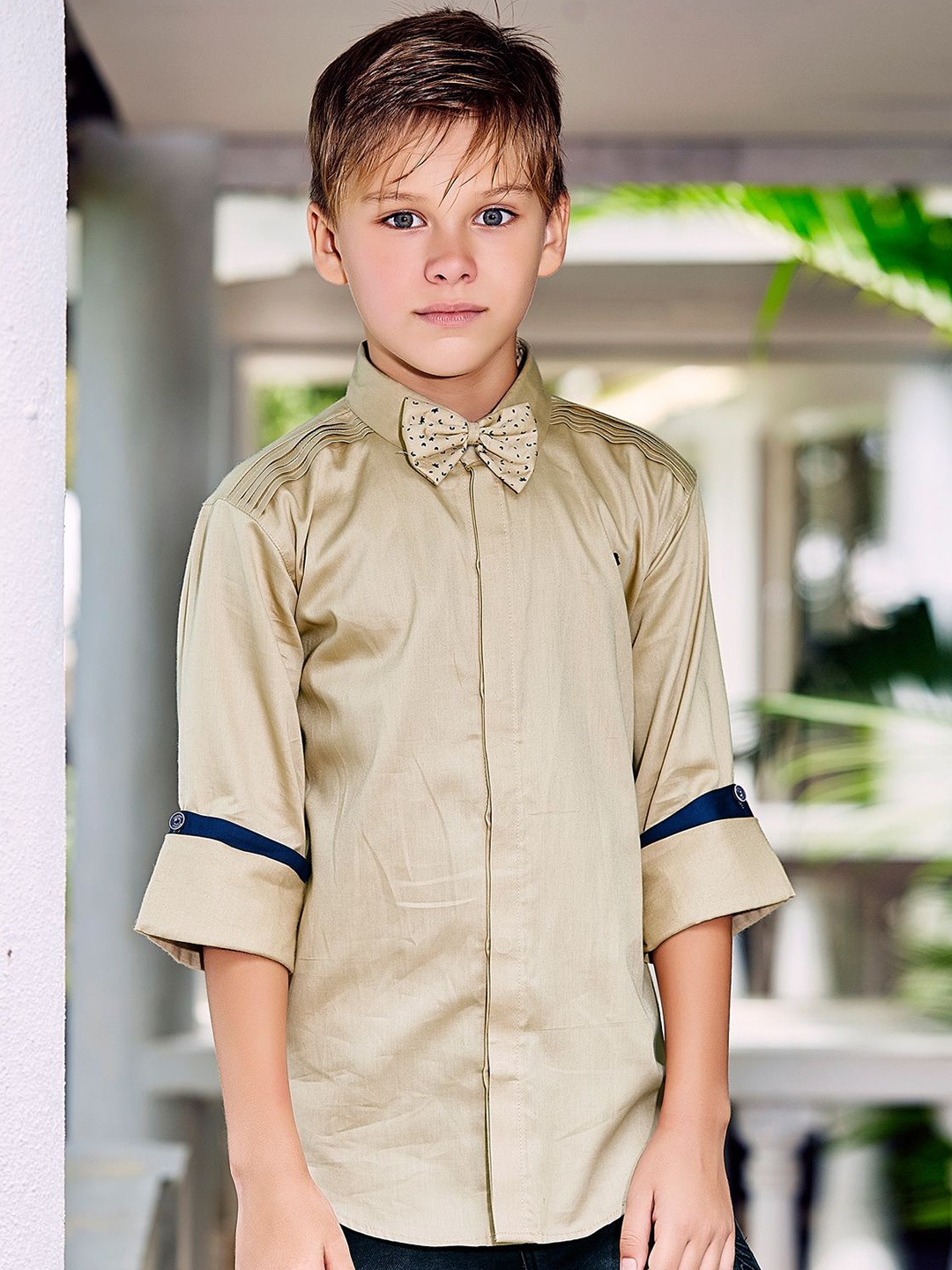 

MashUp Boys Classic Spread Collar Solid Cotton Casual Shirt, Khaki