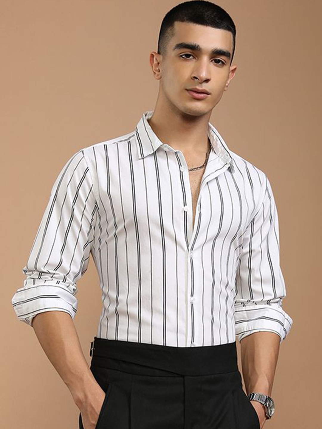 

HIGHLANDER Men Spread Collar Vertical Striped Cotton Slim Fit Casual Shirt, White