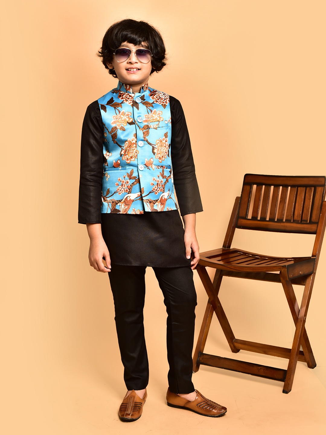 

PRINTINDIA Boys Band Collar Straight Kurta with Trouser & Nehru Jacket, Black