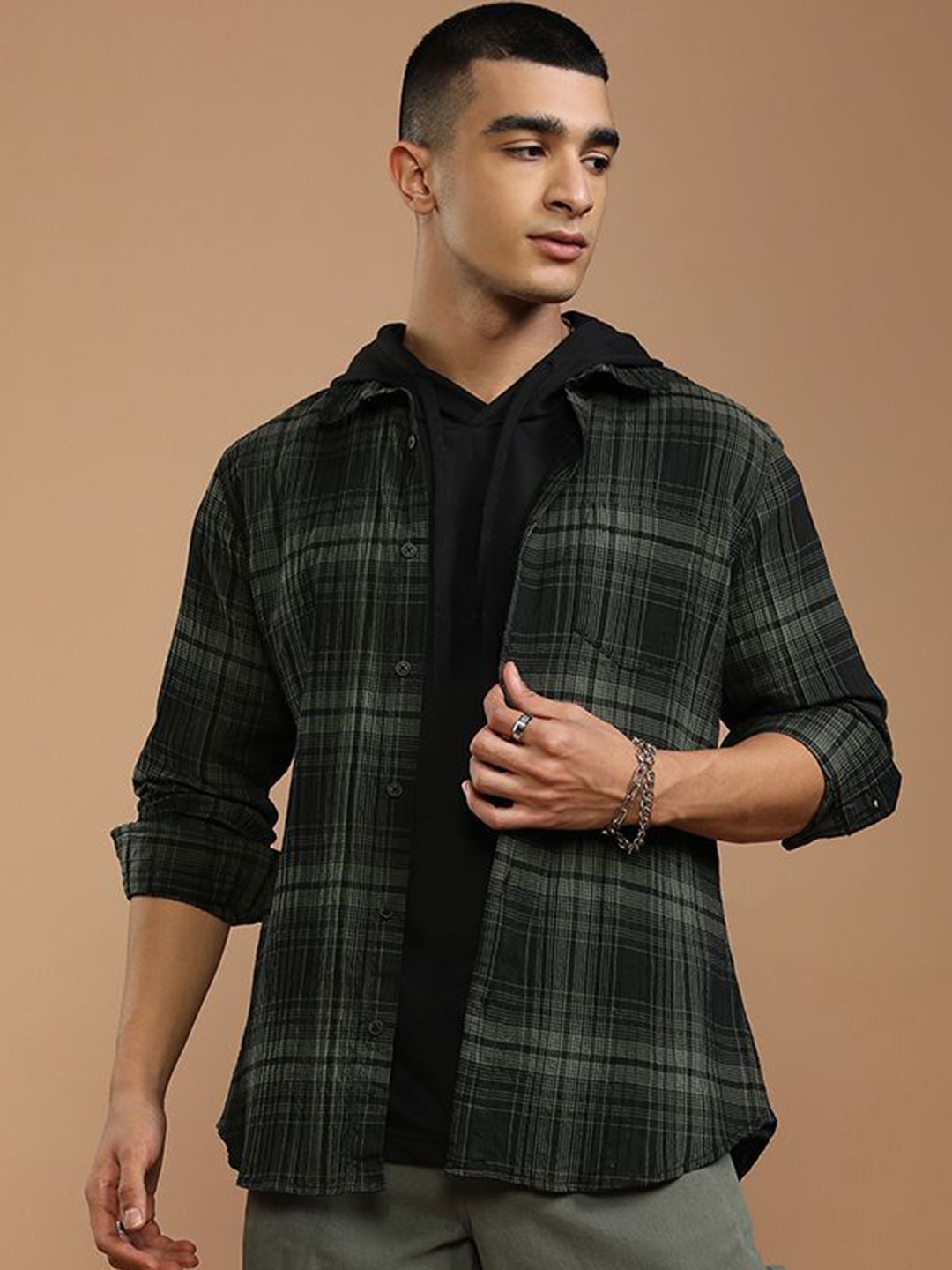 

HIGHLANDER Men Spread Collar Tartan Checked Relaxed Fit Casual Shirt, Black