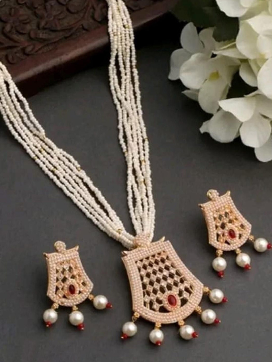 

Gyaan Jewels Stone-Studded & Beaded Necklace & Earrings, White