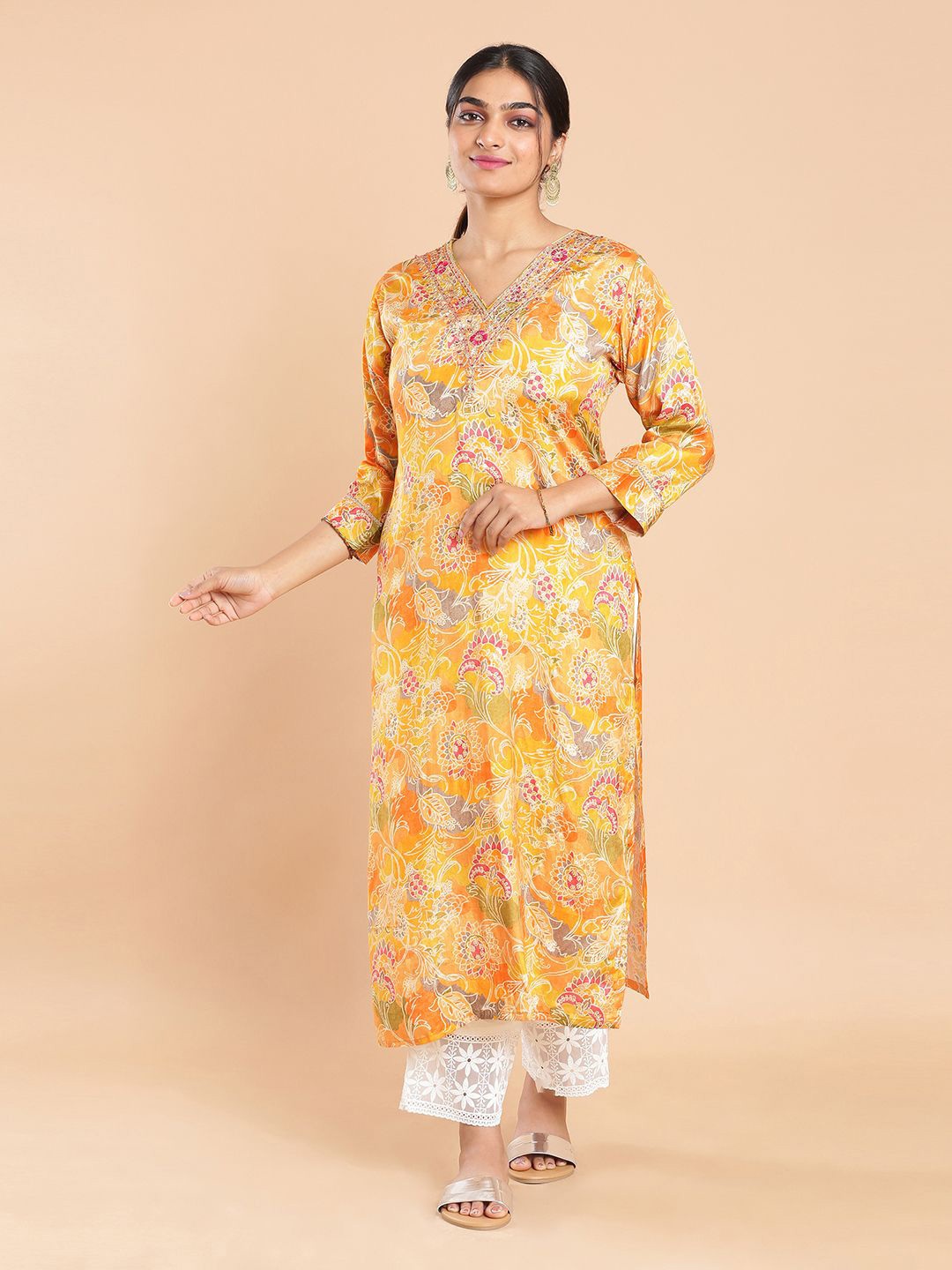 

Kalyan Silks Women Floral Printed Straight Kurta, Yellow