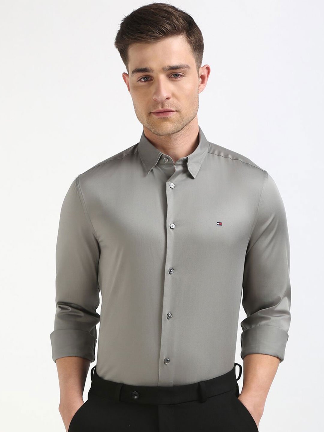 

Tommy Hilfiger Men Spread Collar Solid Cotton Slim Fit Casual Shirt, Grey