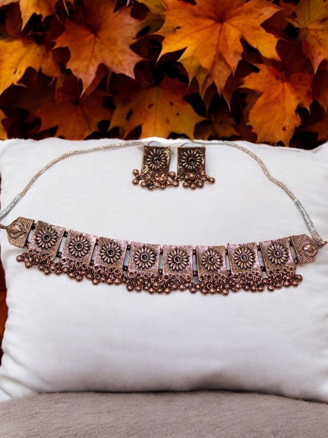 

Jolly Faces Beaded Stylish Jewellery Set, Copper
