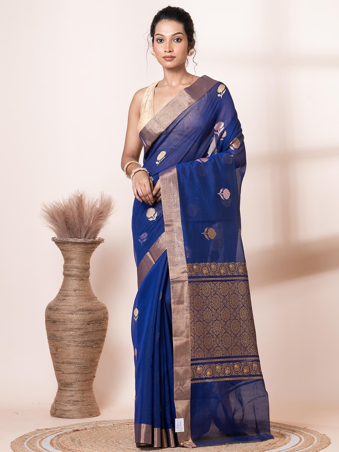 

VIBHAVARI Ethnic Motifs Woven Design Zari Saree, Blue