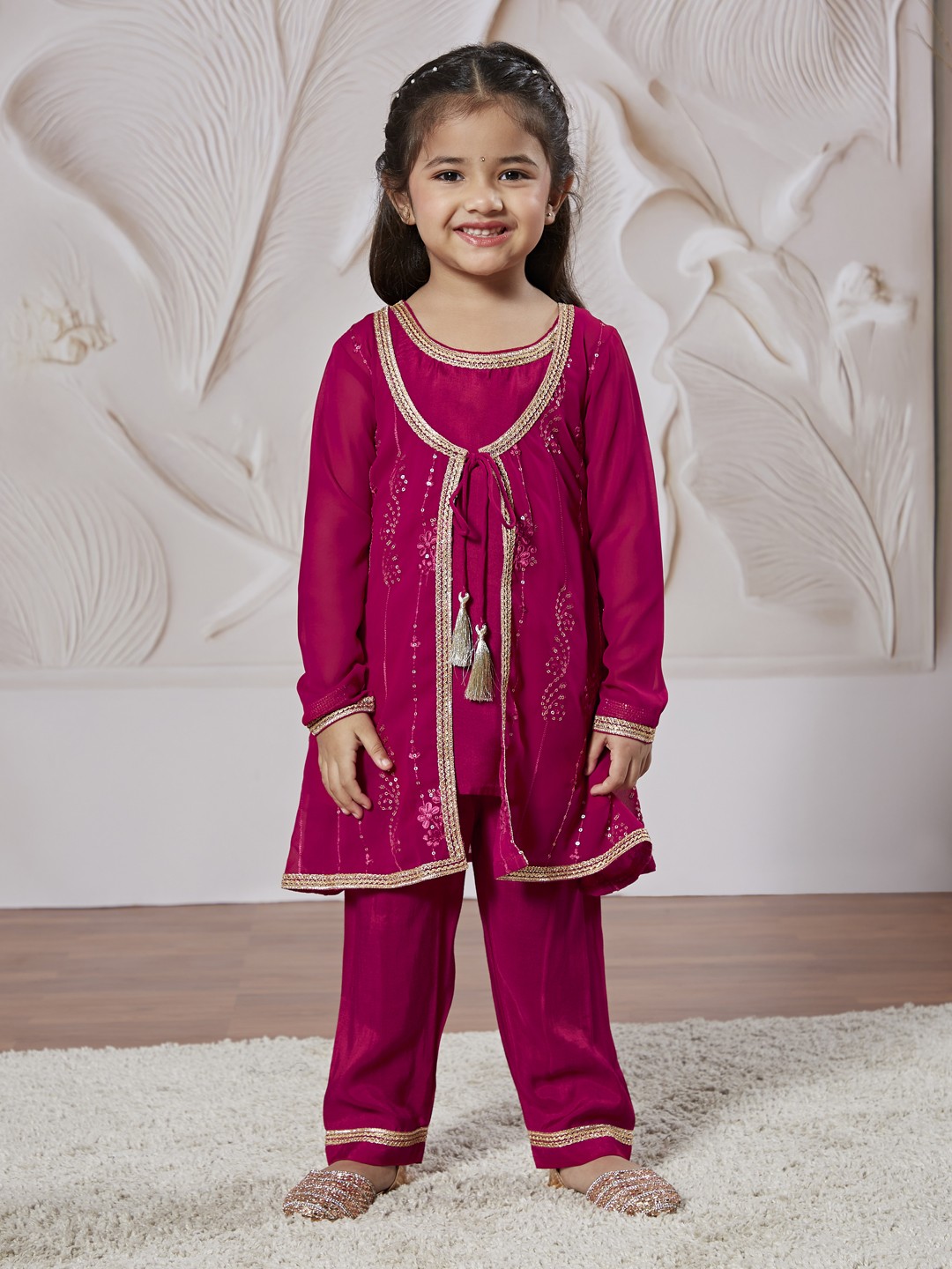 

VASTRAMAY Girls Floral Embroided Round Neck Sequinned A-Line Kurta With Pyjamas & Jacket, Fuchsia