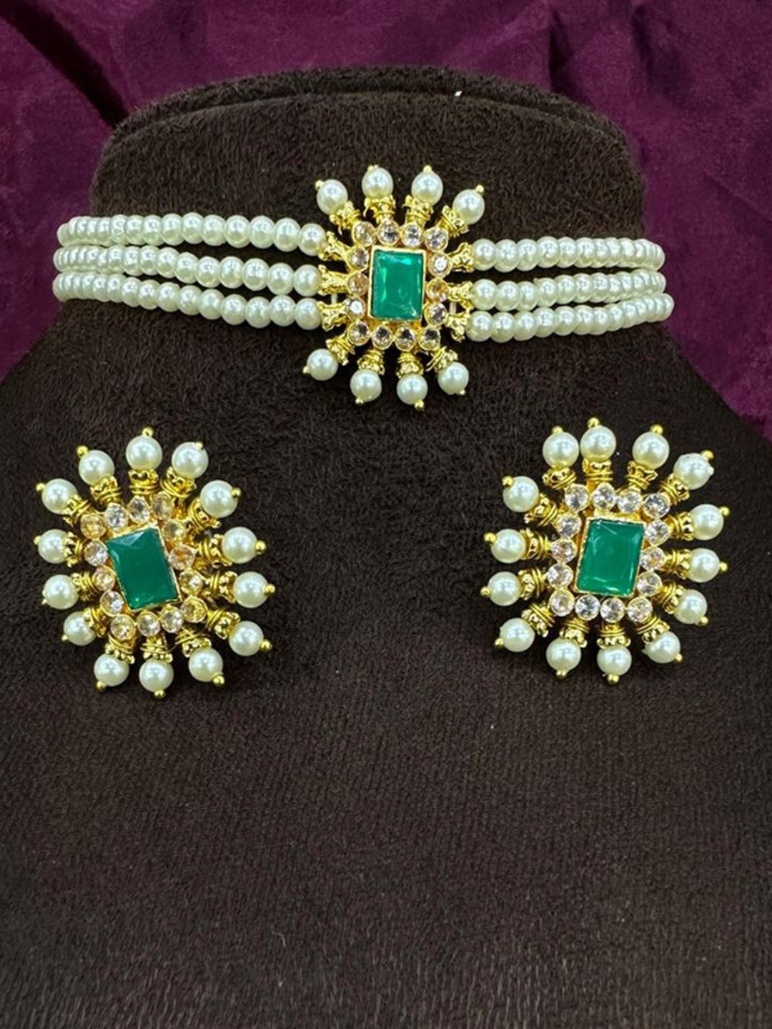 

Gyaan Jewels Gold-plated Stone-Studded & Beaded Jewellery Set