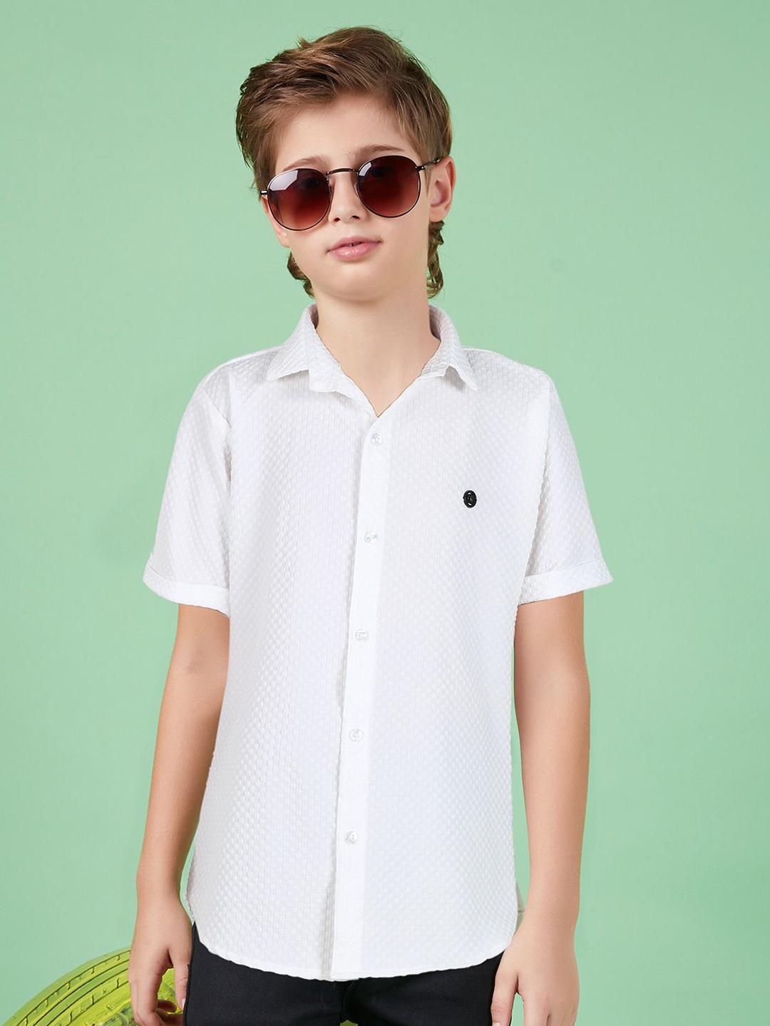 

MashUp Boys Classic Spread Collar Solid Cotton Casual Shirt, White