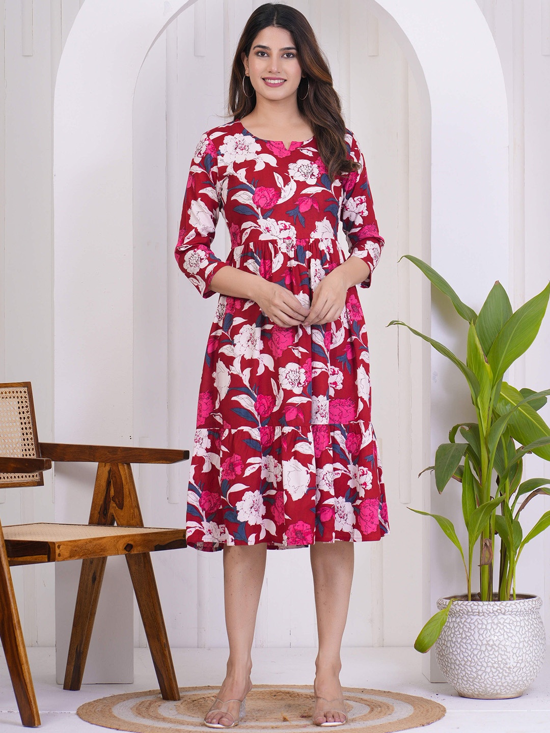 

KALINI Floral Printed Round Neck Anarkali Kurta, Red