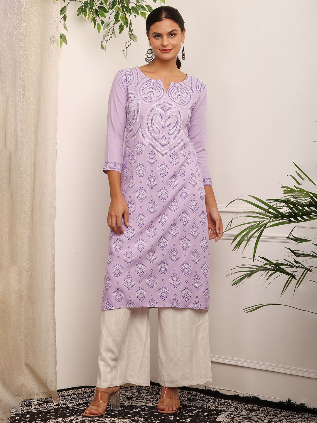 

Bhuja Ethnic Motifs Printed Regular Straight Kurta, Purple