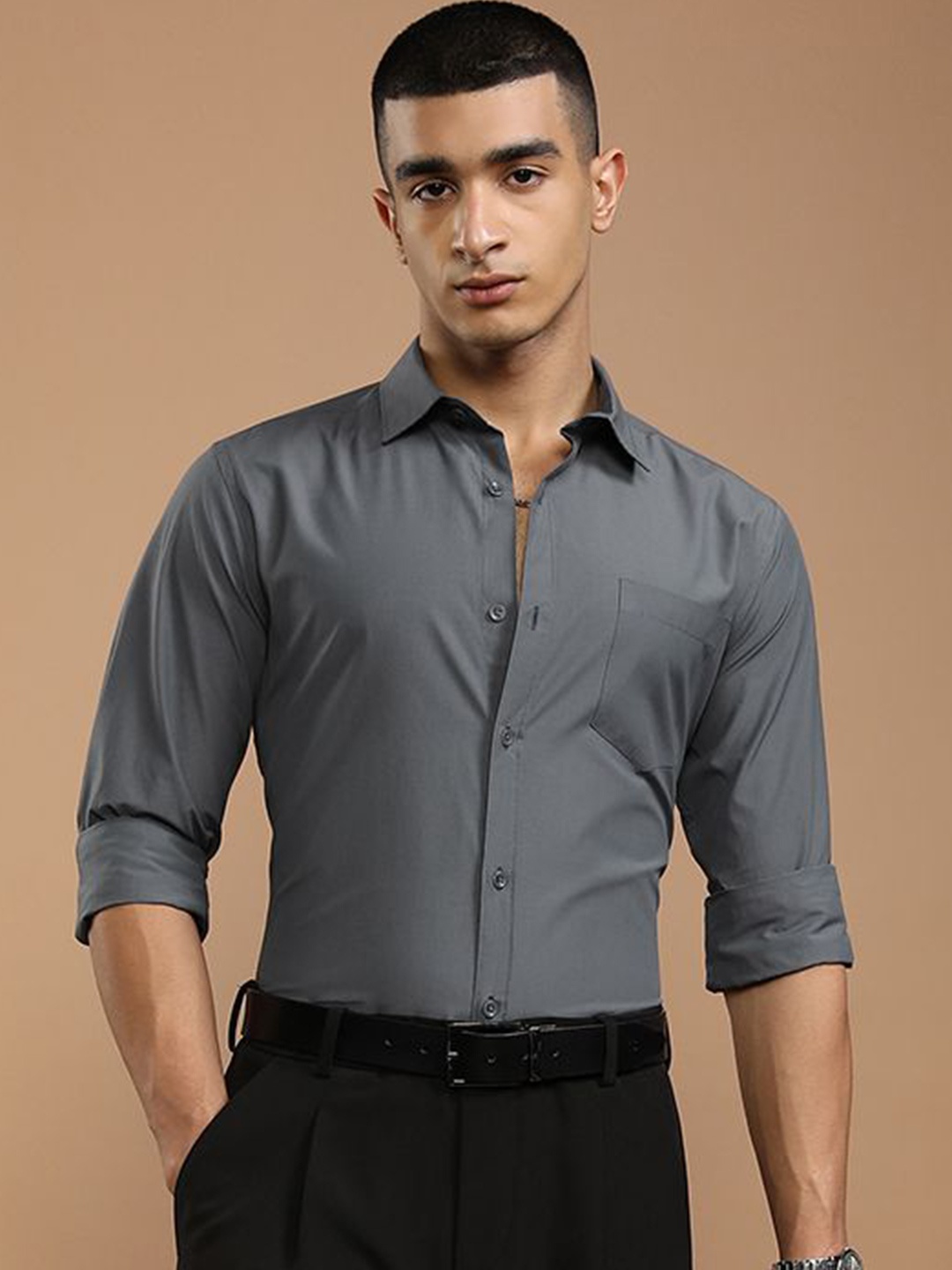 

HIGHLANDER Men Spread Collar Solid Slim Fit Formal Shirt, Grey