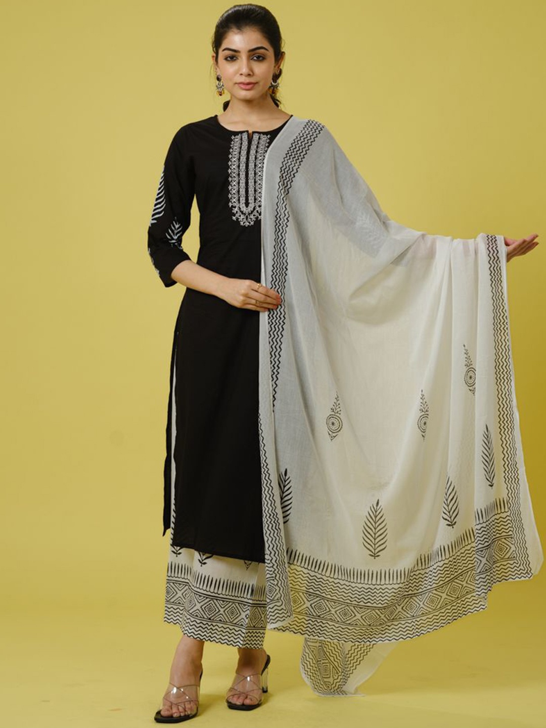 

Hassu's Women Ethnic Motifs Printed Regular Pure Cotton Kurta with Palazzos & With Dupatta, Black