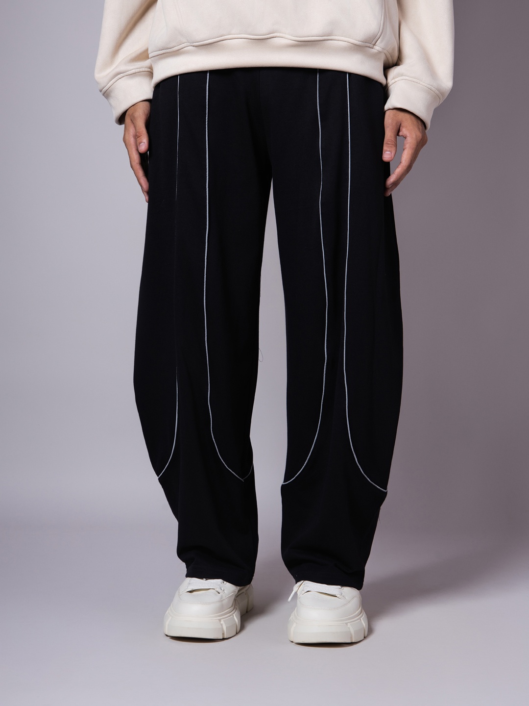 

HOP HEAD Men Mid-Rise Loose Fit Regular Track Pants, Black