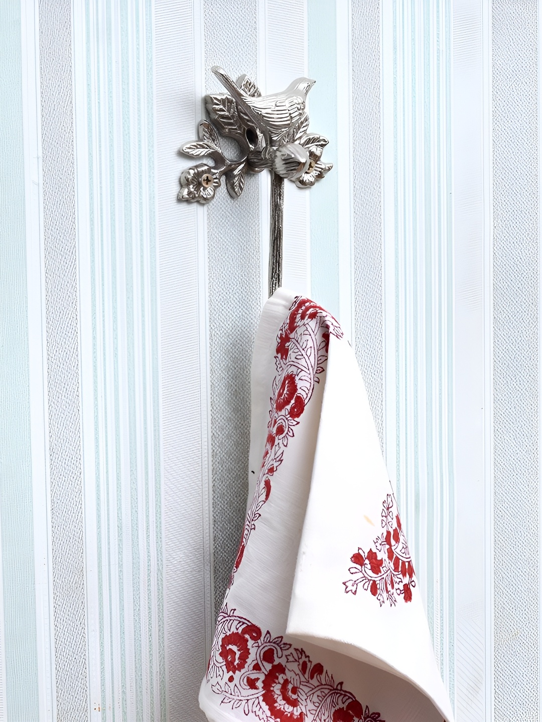 

IndianShelf Silver Toned Brass Bird Key Holder Wall Hooks