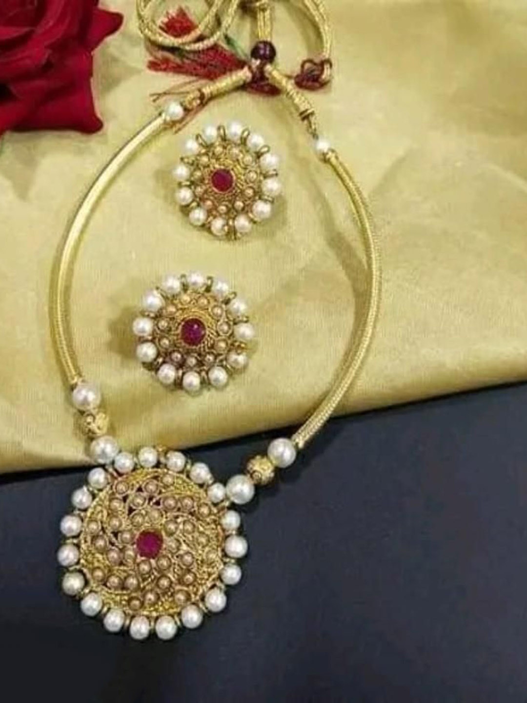 

Gyaan Jewels Stone-Studded & Beaded Jewellery Set, Gold