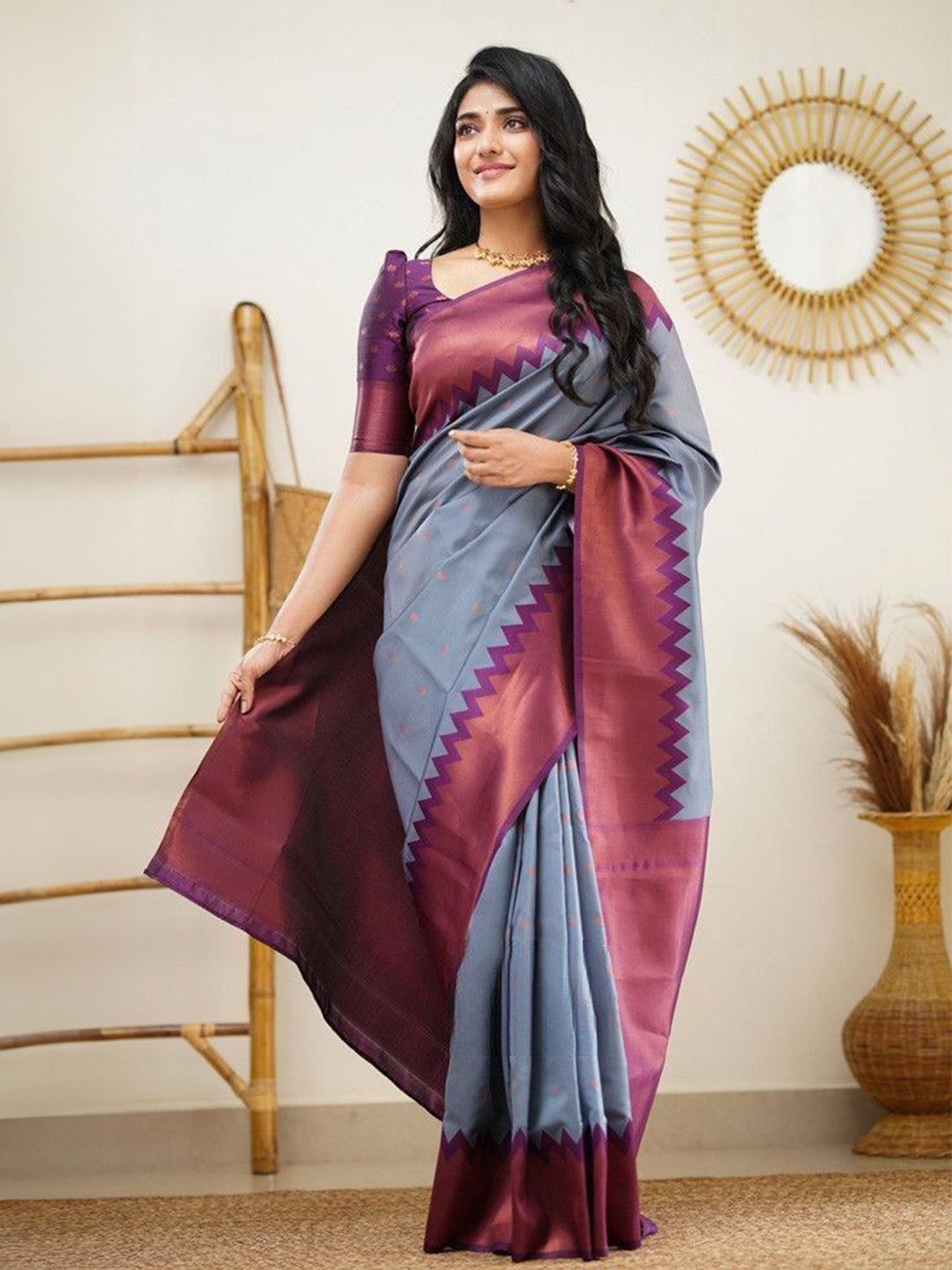 

Wuxi Woven Design Zari Pure Silk Banarasi Saree, Grey