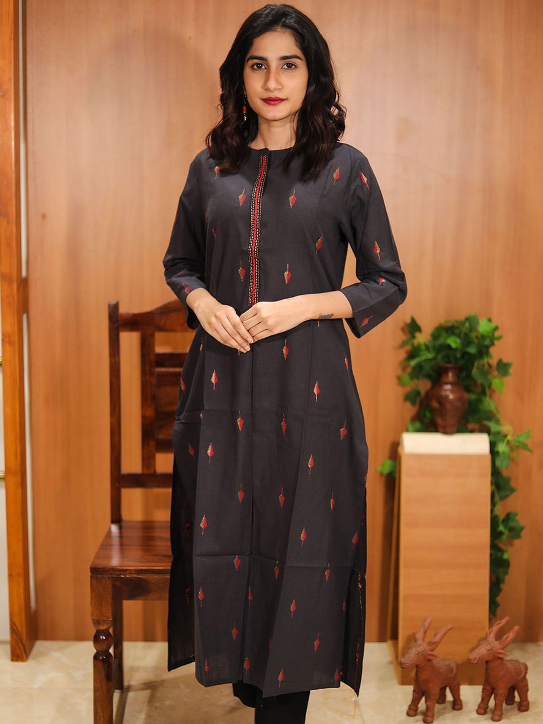 

Avishya Women Printed Cotton Straight Kurta, Black