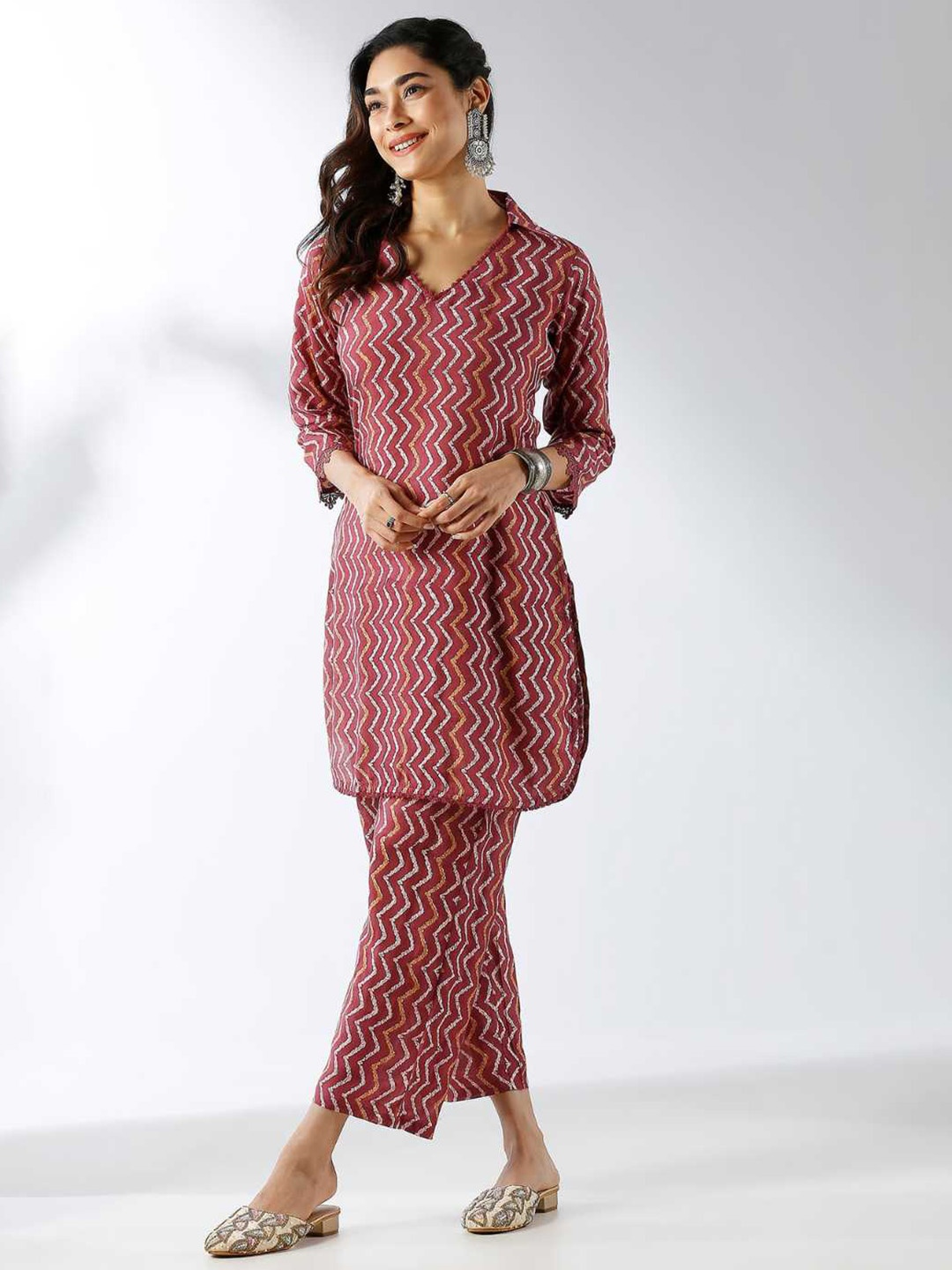 

Label Ishnya Chevron Printed Shirt Collar Tunic With Trouser, Maroon