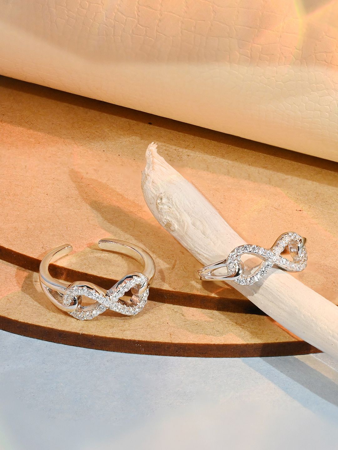 

pure silver Stone Infinity Toe Ring in Silver Color