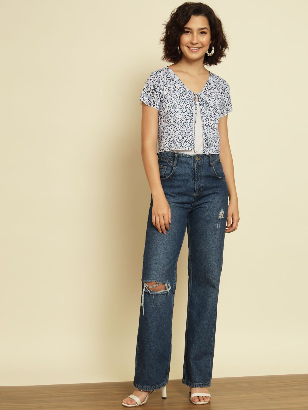 

BAESD Printed Croped Tie-Up Cotton Shrug, White