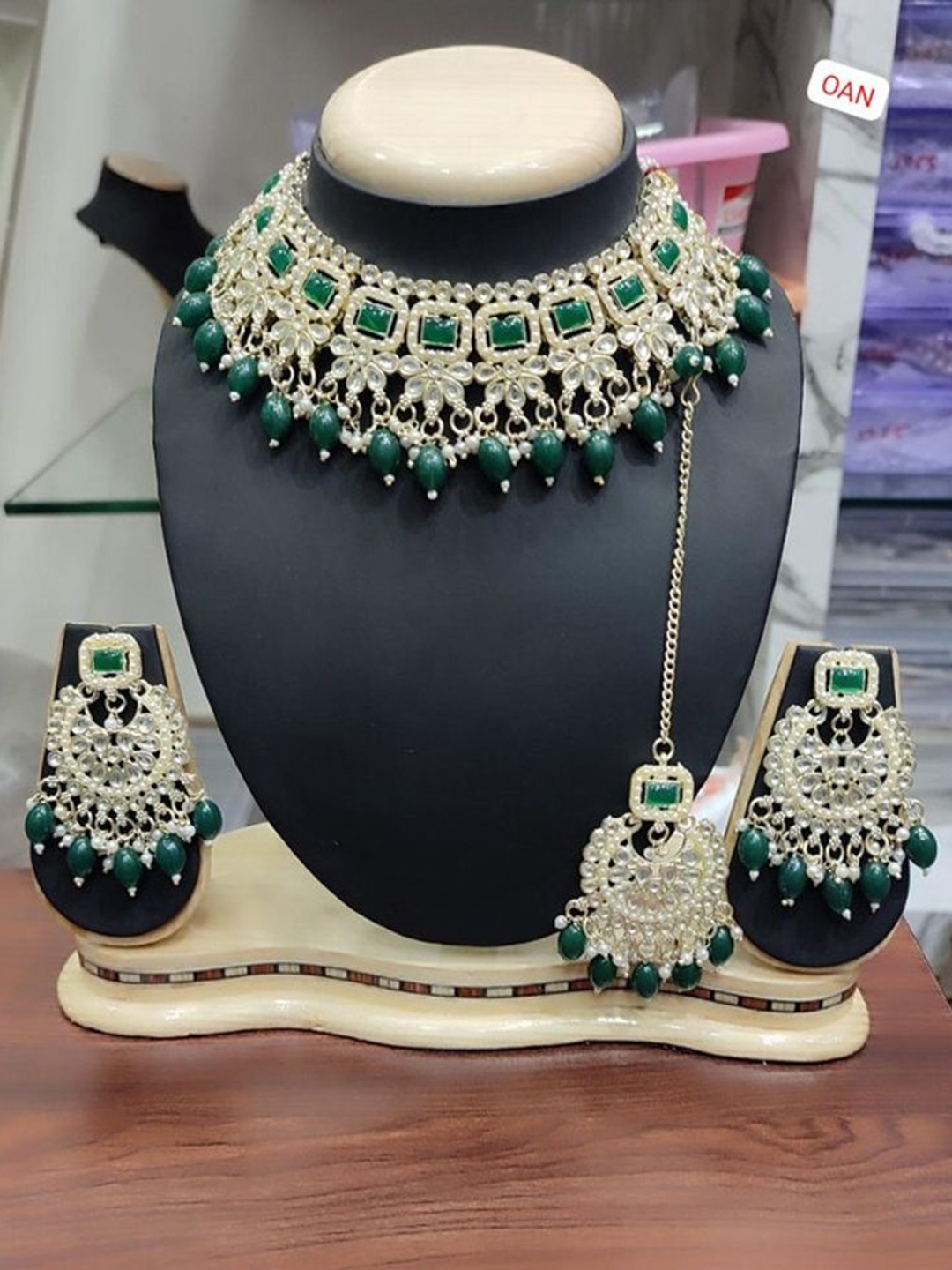 

Gyaan Jewels Gold-Plated Stone-Studded & Beaded Jewellery Set