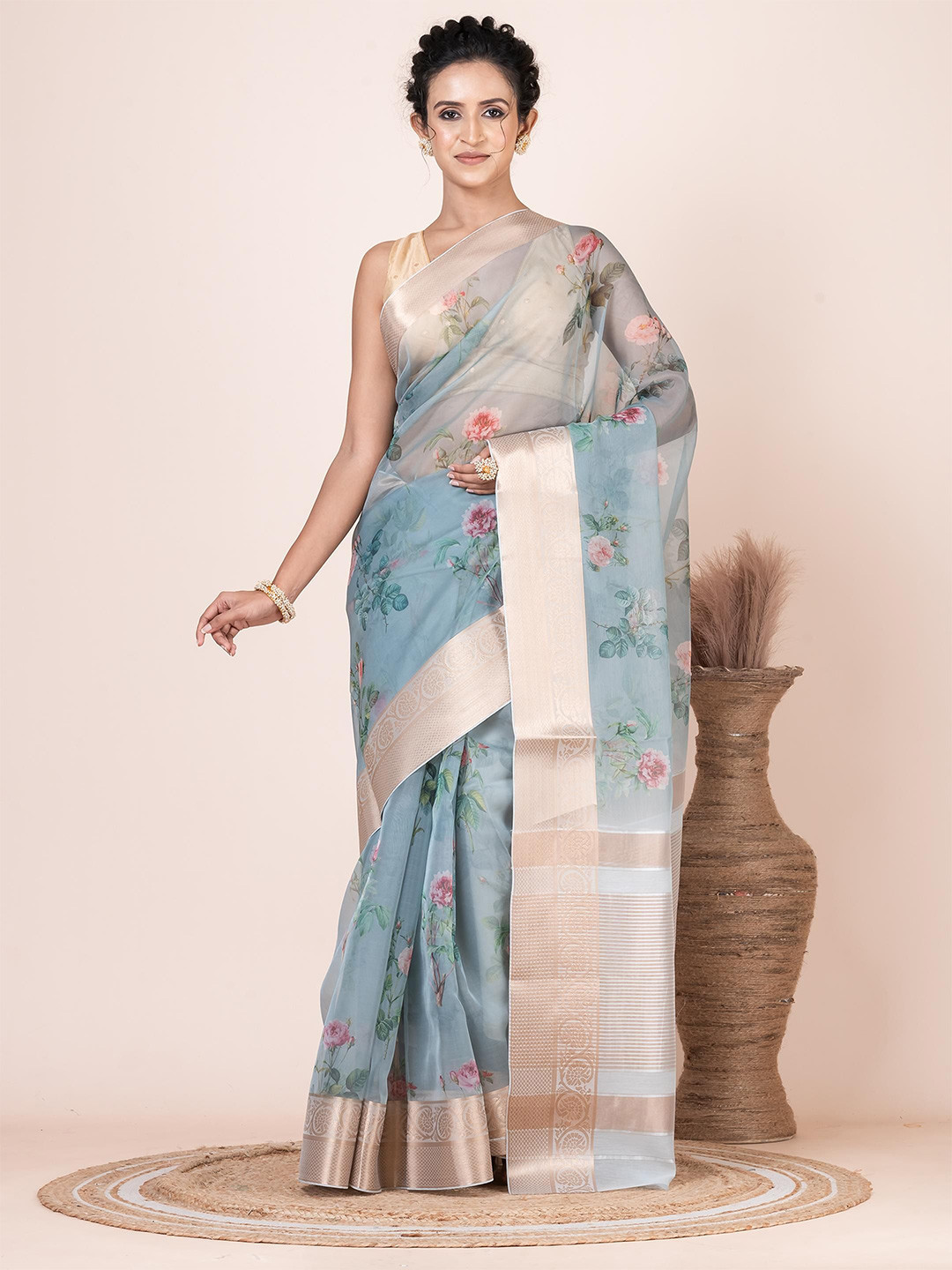 

VIBHAVARI Floral Printed Zari Organza Saree, Blue