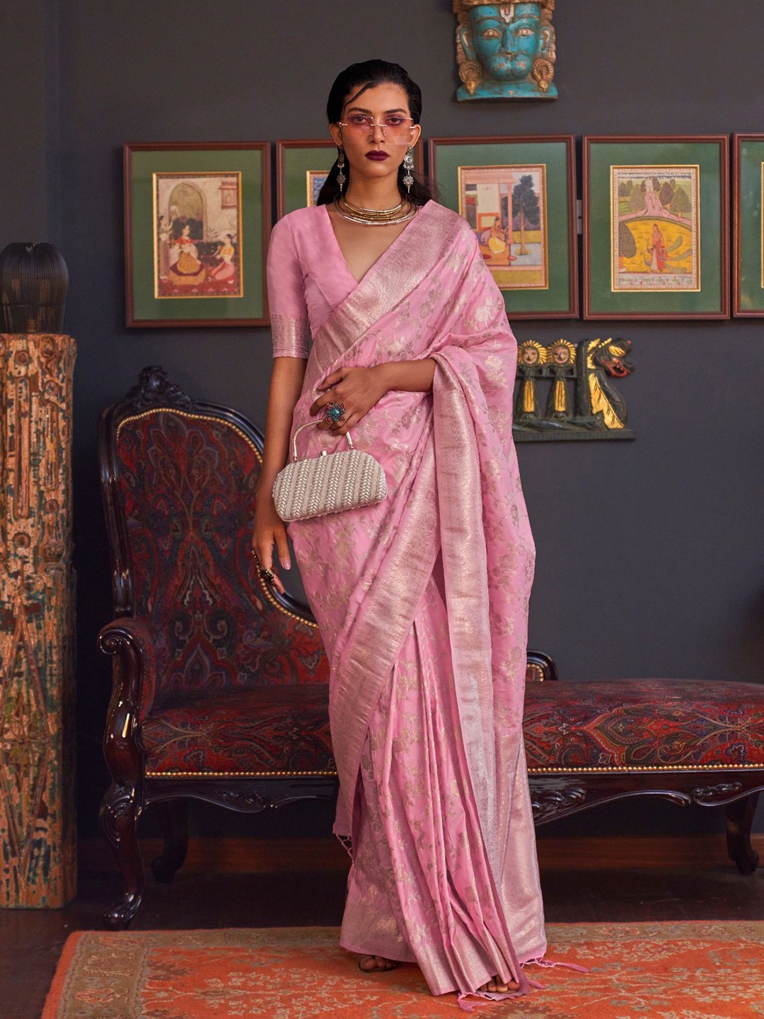 

ODETTE Ethnic Motifs Zari Silk Blend Saree, Pink