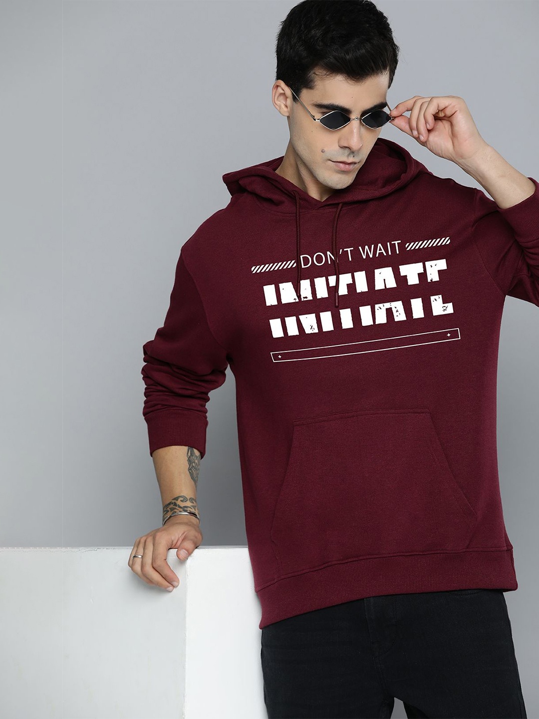 

R.Code by The Roadster Life Co. Men Printed Hooded Sweatshirt, Burgundy